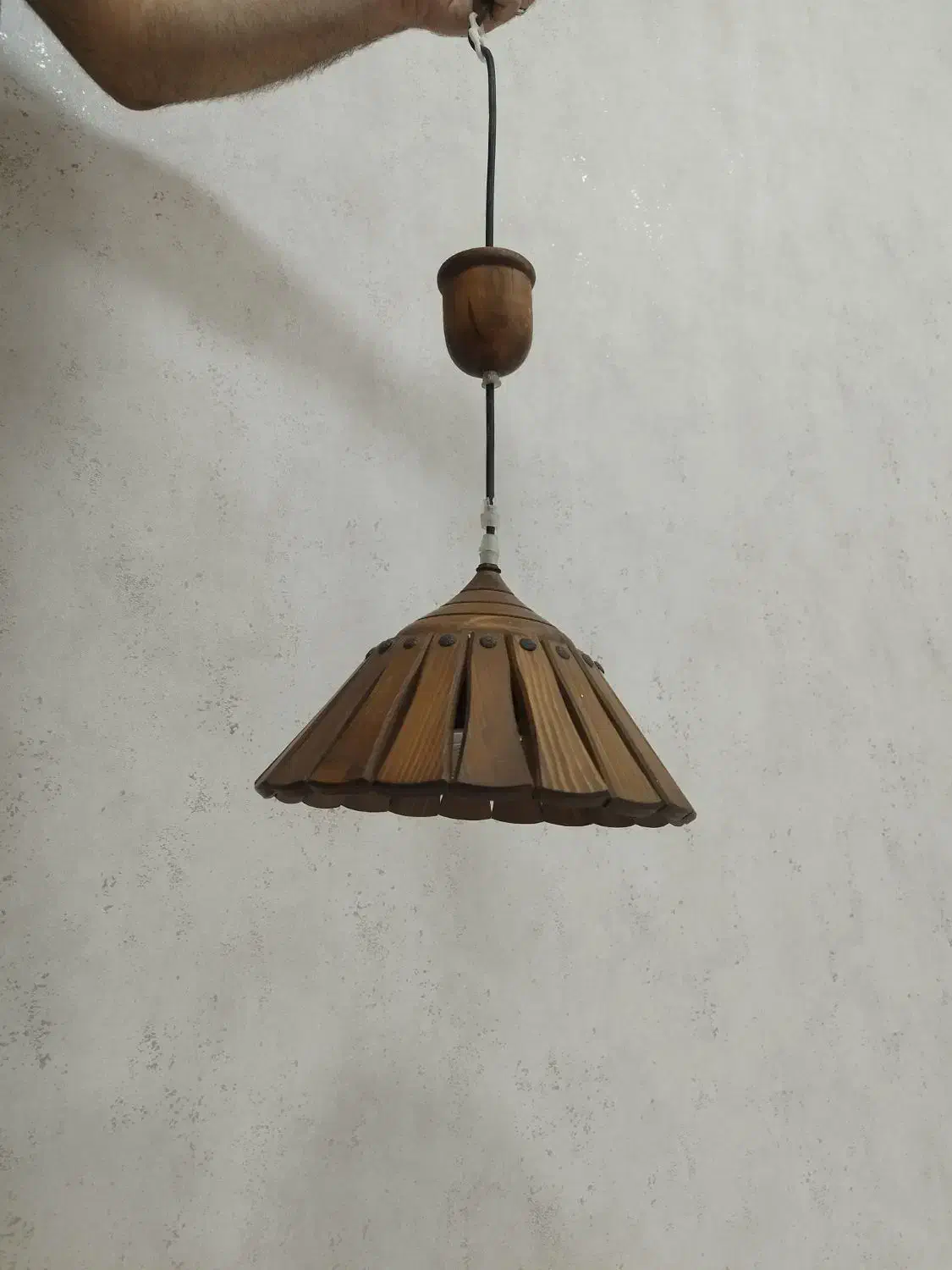 لوستر چوبی  برند کار دست|لوستر و چراغ آویز|اهواز, زیتون کارمندی|دیوار