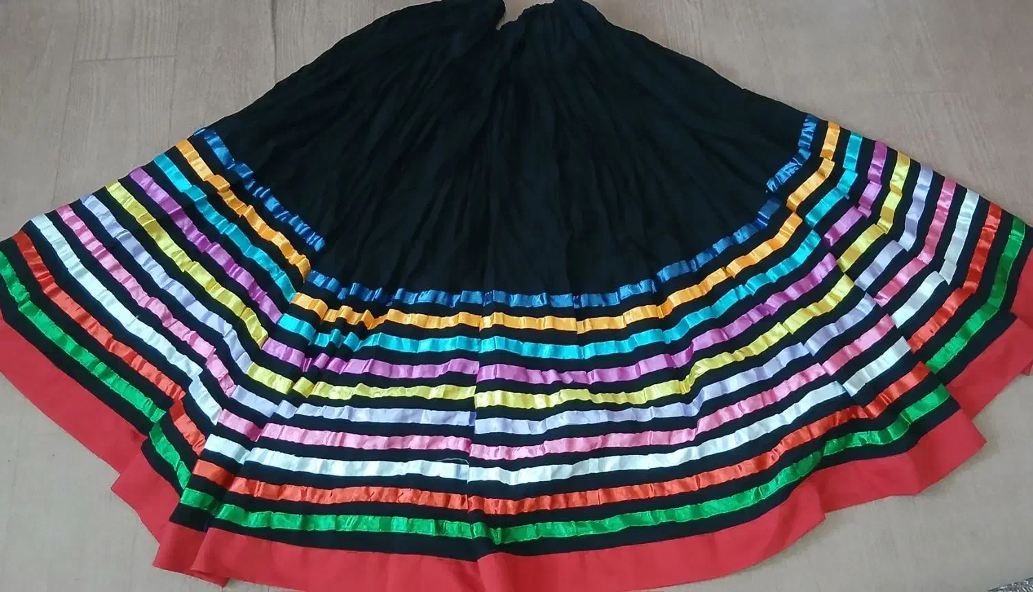 دامن محلی قاسم آبادی|لباس|سیاهکل, |دیوار