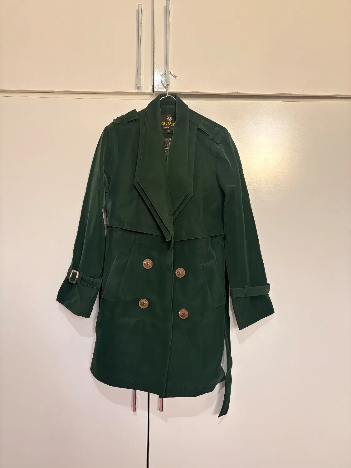 پالتو|لباس|خوی, |دیوار