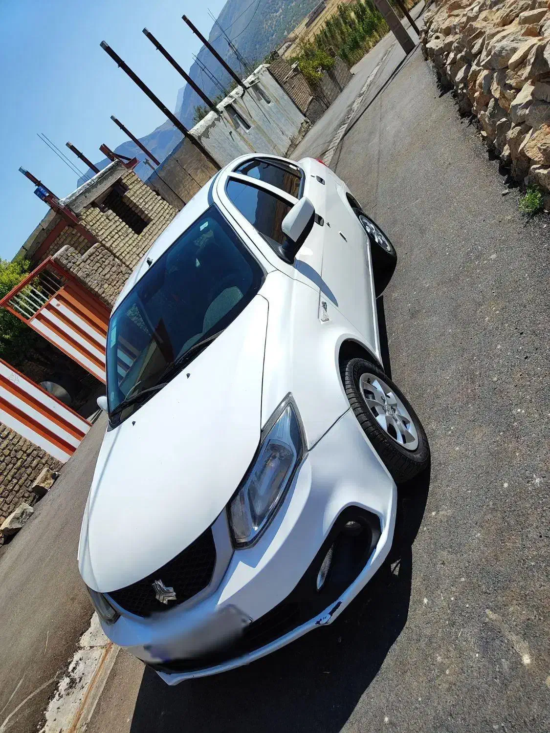 ساینا 1402 درجه یک|خودرو سواری و وانت|بروجرد, |دیوار