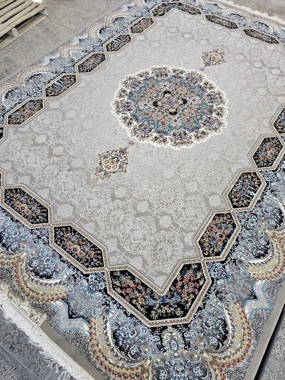 انواع رنگ و طرح فرش|فرش|گرگان, |دیوار