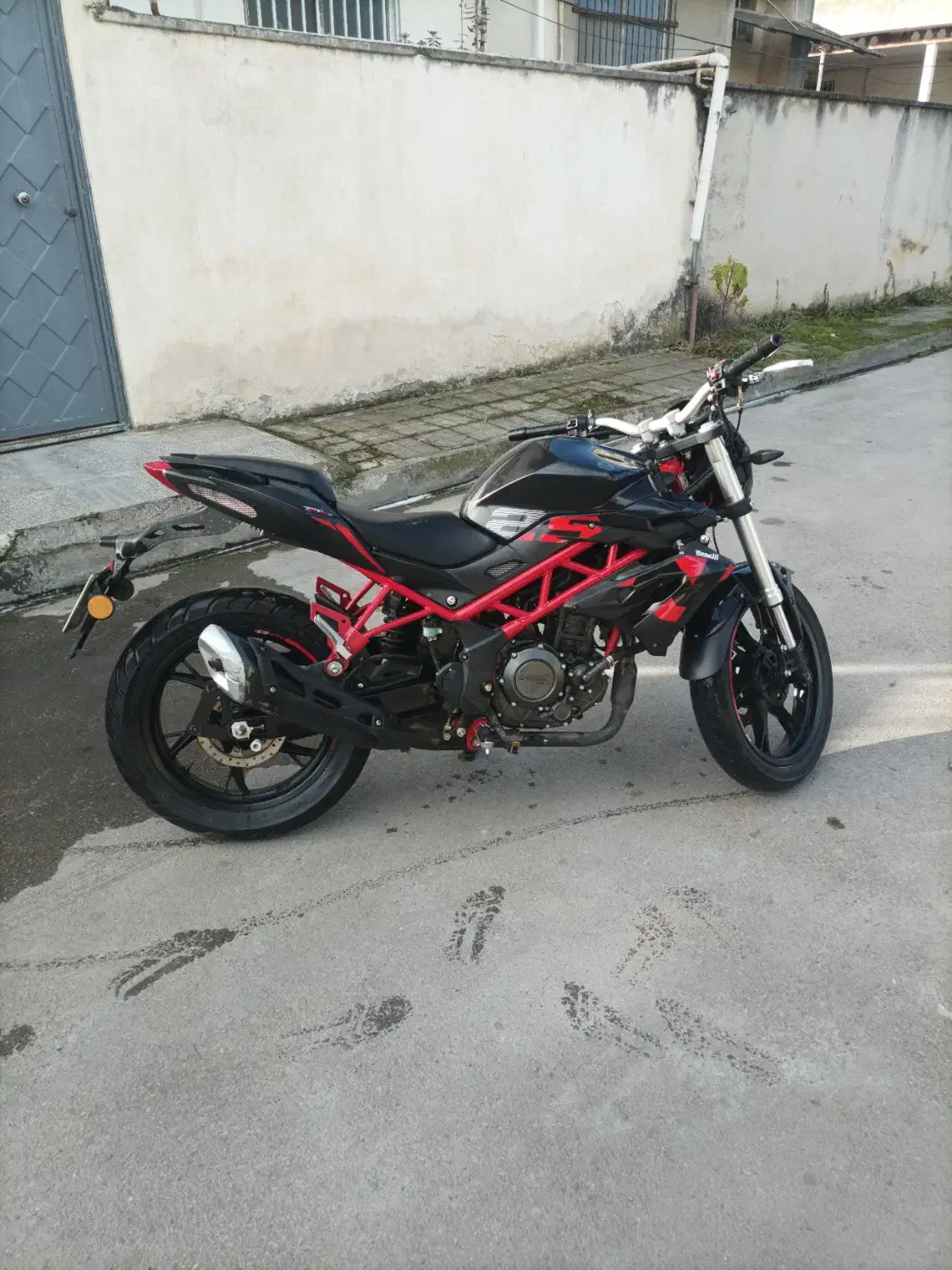 بنلی 250تک سیلندر نو|موتورسیکلت|ساری, |دیوار