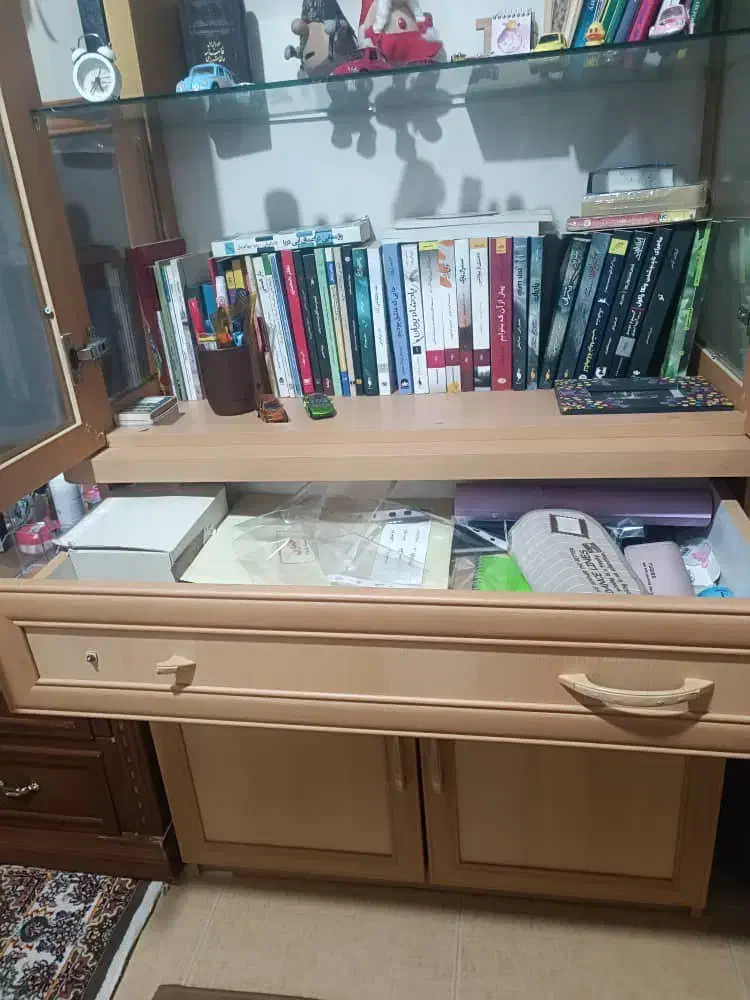 کمد و ویترین و جا کتابی تمیز و شیک|کتابخانه، شلف، قفسه‌های دیواری|اراک, |دیوار