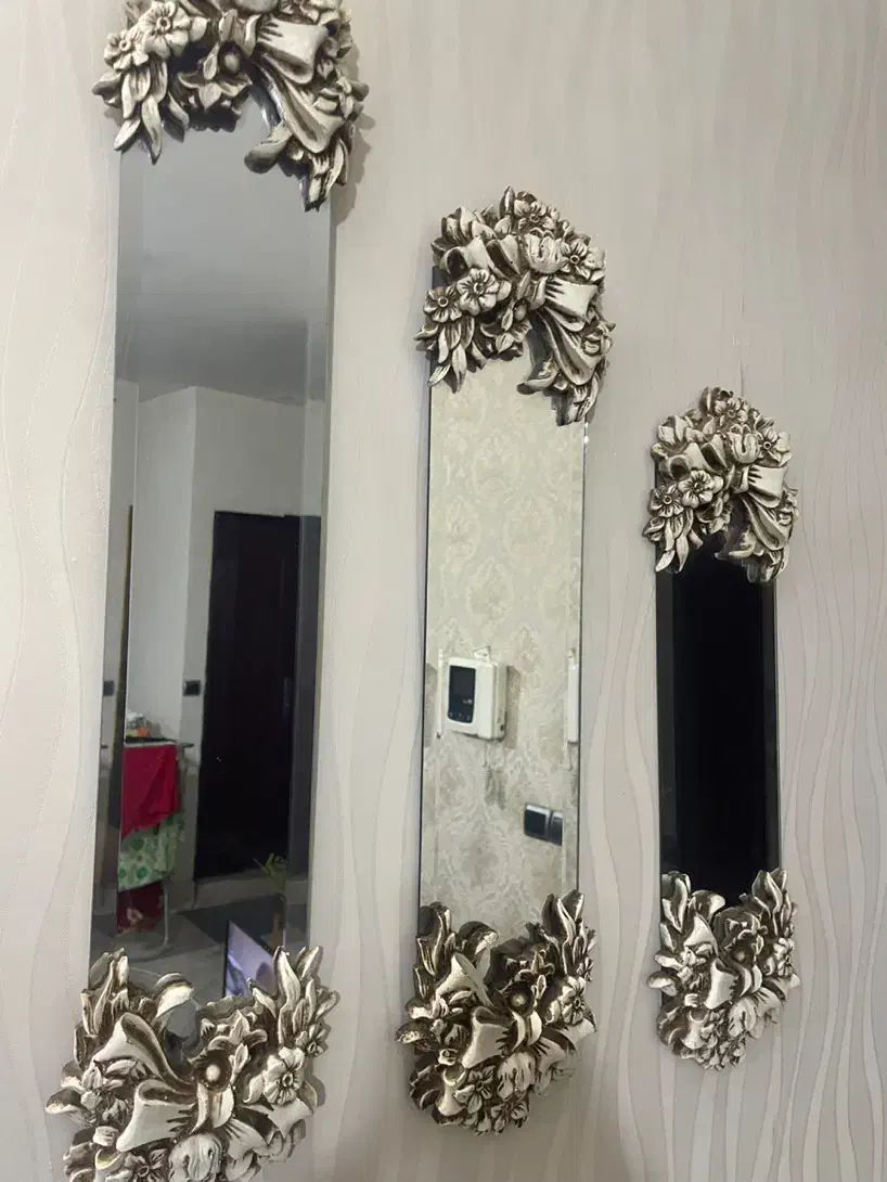 آیینه|آینه|مشهد, مشکینی (شهرک غرب)|دیوار