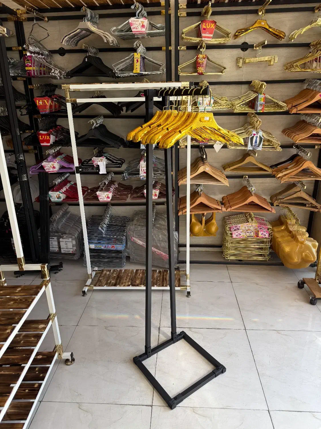 رگال اویز رخت عکاسی|بندرخت و رخت‌آویز|اصفهان, پوریای ولی|دیوار