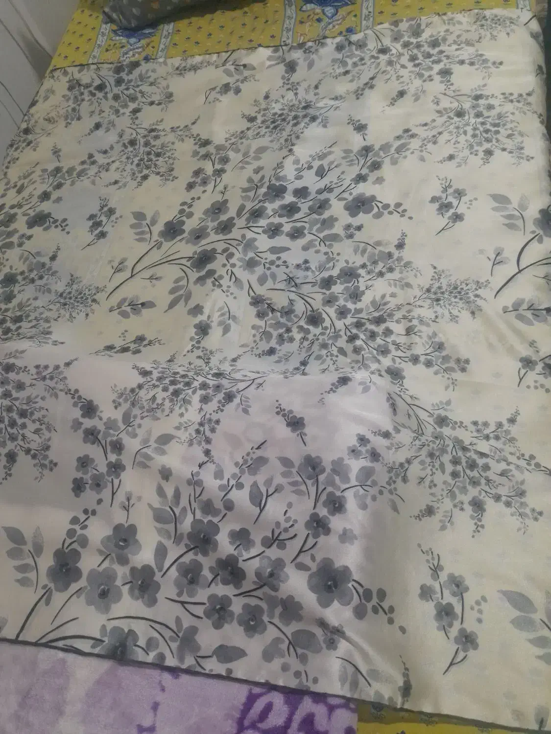 روسری ابریشمی دور دست دوز بسیار لطیف و خوش طرح|لباس|شاهرود, |دیوار