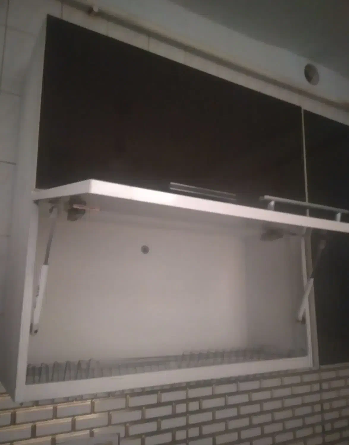 آبچکان فلزی ورق سنگین|آب‌چکان و نظم‌دهنده ظروف|آبیک, |دیوار