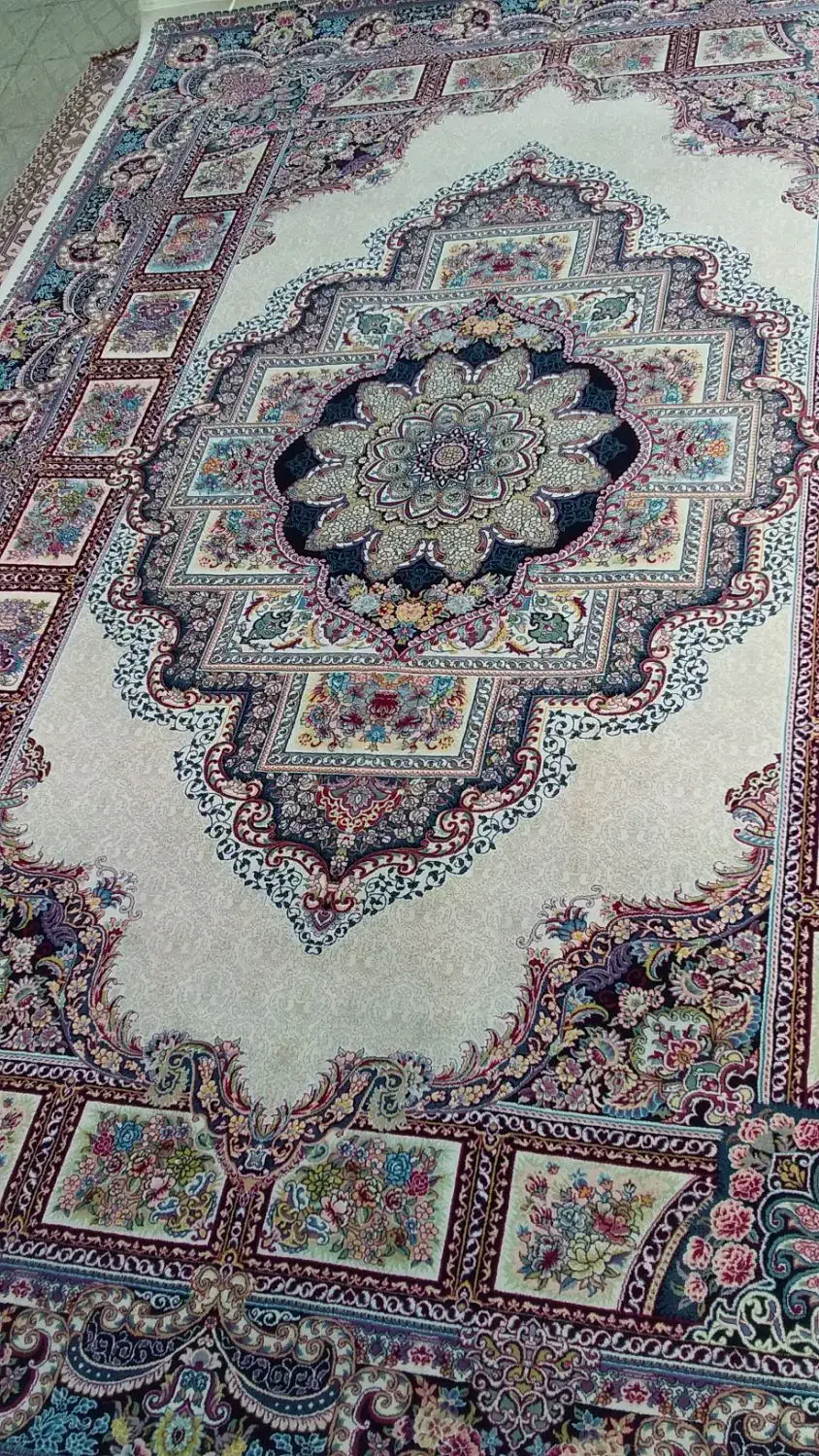 دو عدد فرش ۶متری ماشینی نو کرم خوش نقشه|فرش|نیشابور, بلوار گلها|دیوار