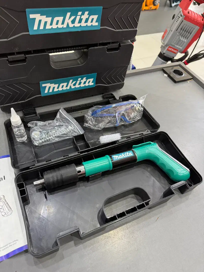 میخکوب چاشنی خور ماکیتا. میخکوب دستی|ماشین‌آلات صنعتی|کرج, ساسانی (قلمستان)|دیوار