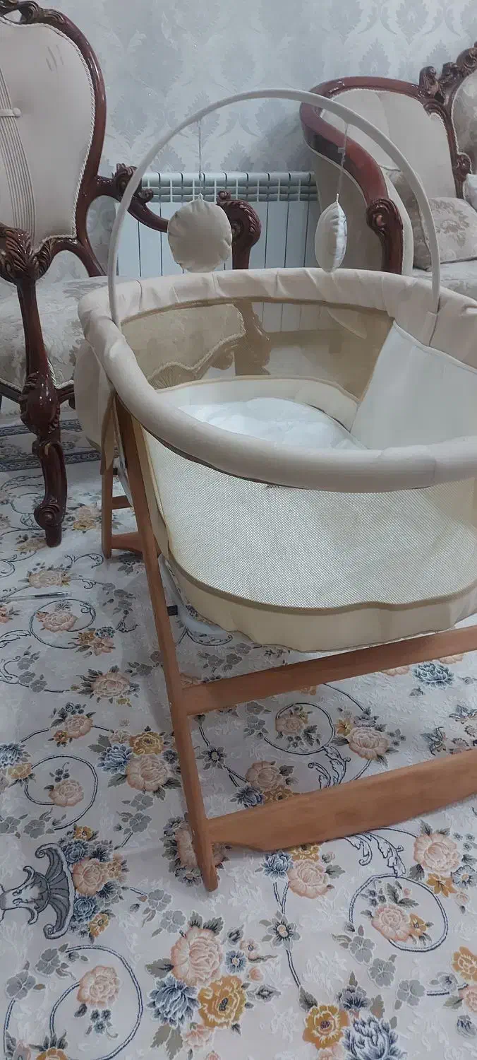 تخت خواب وگهواره ی نوزادو شیرخوار|تخت و صندلی بچه|قدس, شهر‌قدس|دیوار