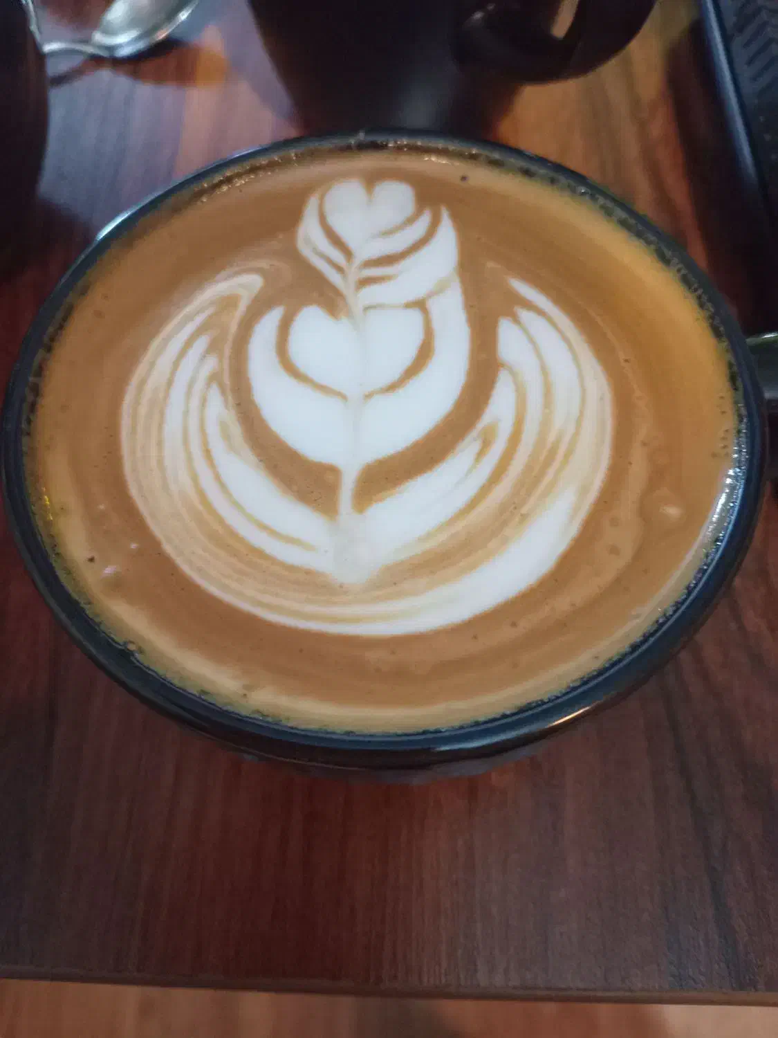 استخدام باریستا شیفت صبح در کافی شاپ کوچک|استخدام خدمات فروشگاه و رستوران|ساری, |دیوار