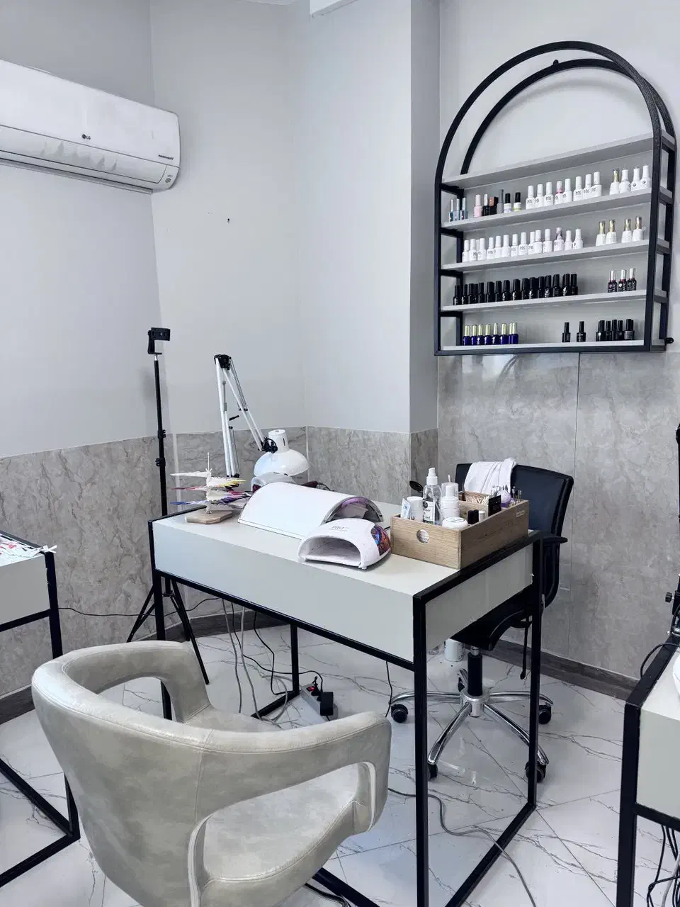 میز ناخن و استند لاک|آرایشگاه و سالن‌های زیبایی|تهران, الهیه|دیوار