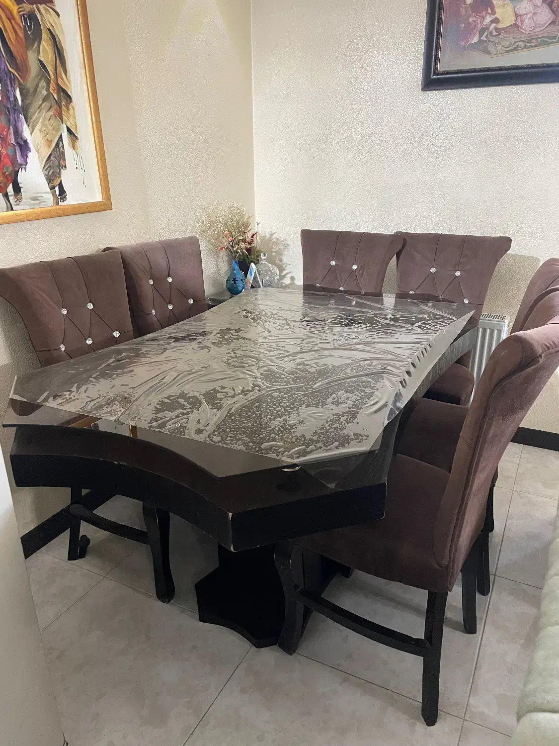 میز نهار خوری|میز و صندلی غذاخوری|شاهین‌شهر, سعدی جنوبی|دیوار