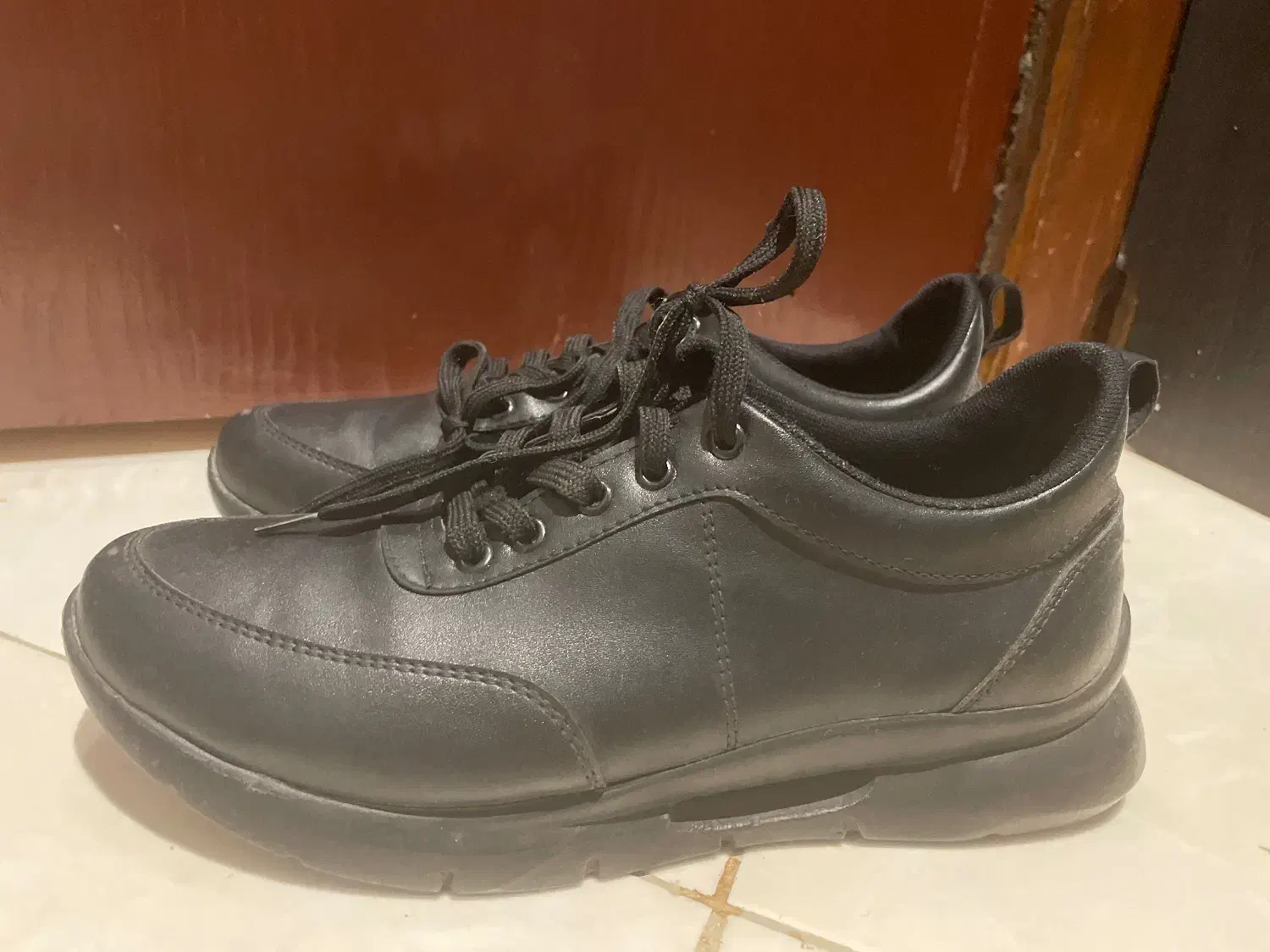 انواع کفش اداری و مجلسی و کتانی|کیف، کفش، کمربند|کیش, |دیوار