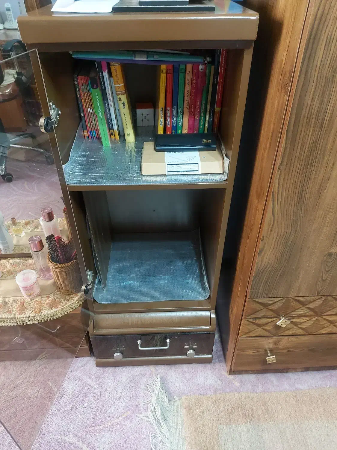 کتاب خانه|کتابخانه، شلف، قفسه‌های دیواری|شیراز, فرهنگ شهر|دیوار