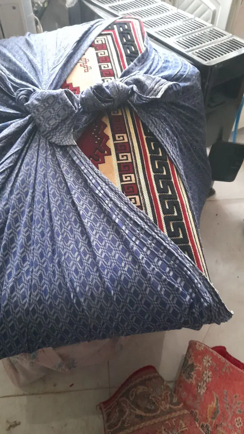 ۴عددپشتی نونو|پشتی|اصفهان, شاهد|دیوار