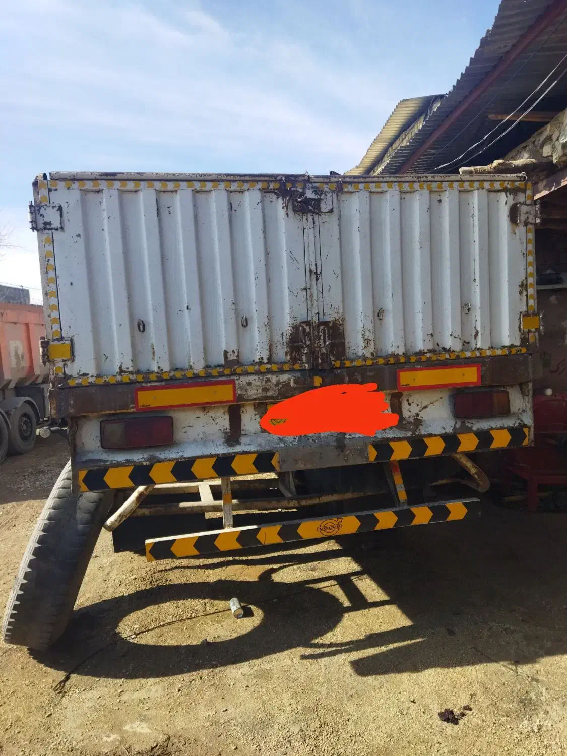 لبه دار دو محور|خودرو سنگین|قیدار, |دیوار