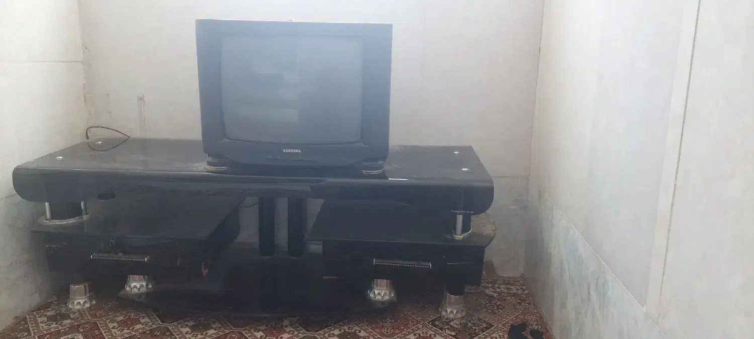 میز شیشه ای|میز تلویزیون|سبزوار, طبرسی (جعفرآباد)|دیوار