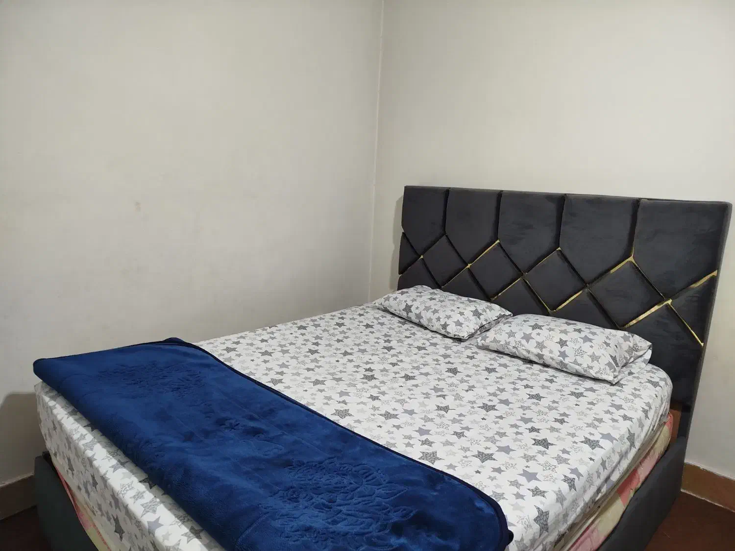 منزل مبله آپارتمان مبله خونه مبله سوییت مبله|اجارهٔ کوتاه‌مدت آپارتمان و سوئیت|شیراز, شهرک امیر کبیر|دیوار