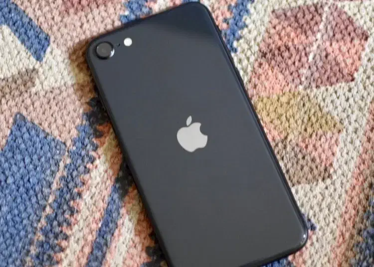 ایفون se 2020|موبایل|خرم‌آباد, |دیوار