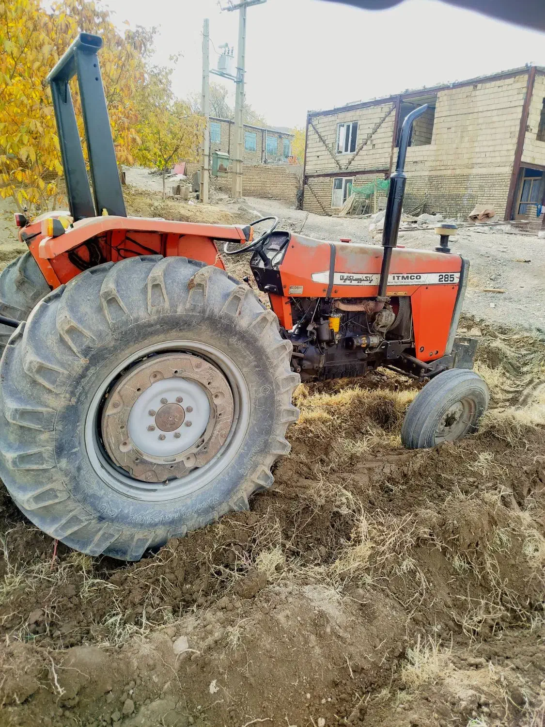 تراکتور فرگوسن ۲۸۵ مدل ۸۳|خودرو سنگین|ملایر, |دیوار