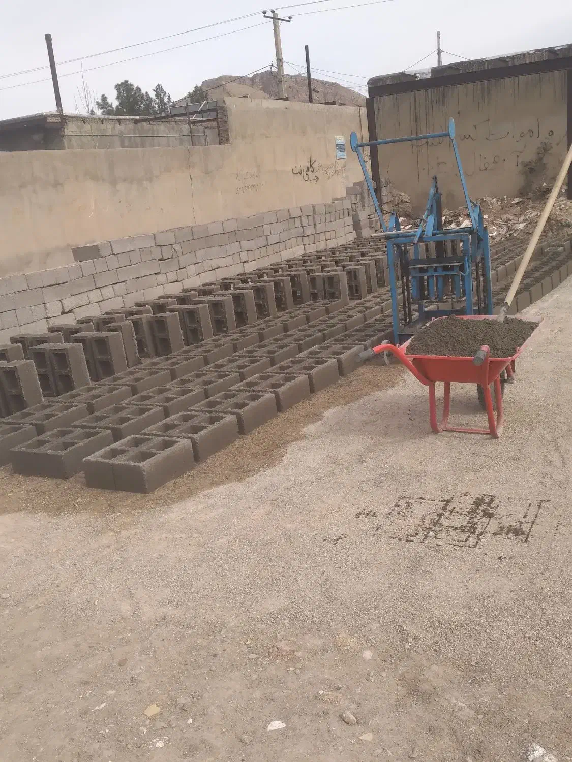 کار در بلوک زنی|استخدام معماری، عمران و ساختمانی|خرمآباد, |دیوار