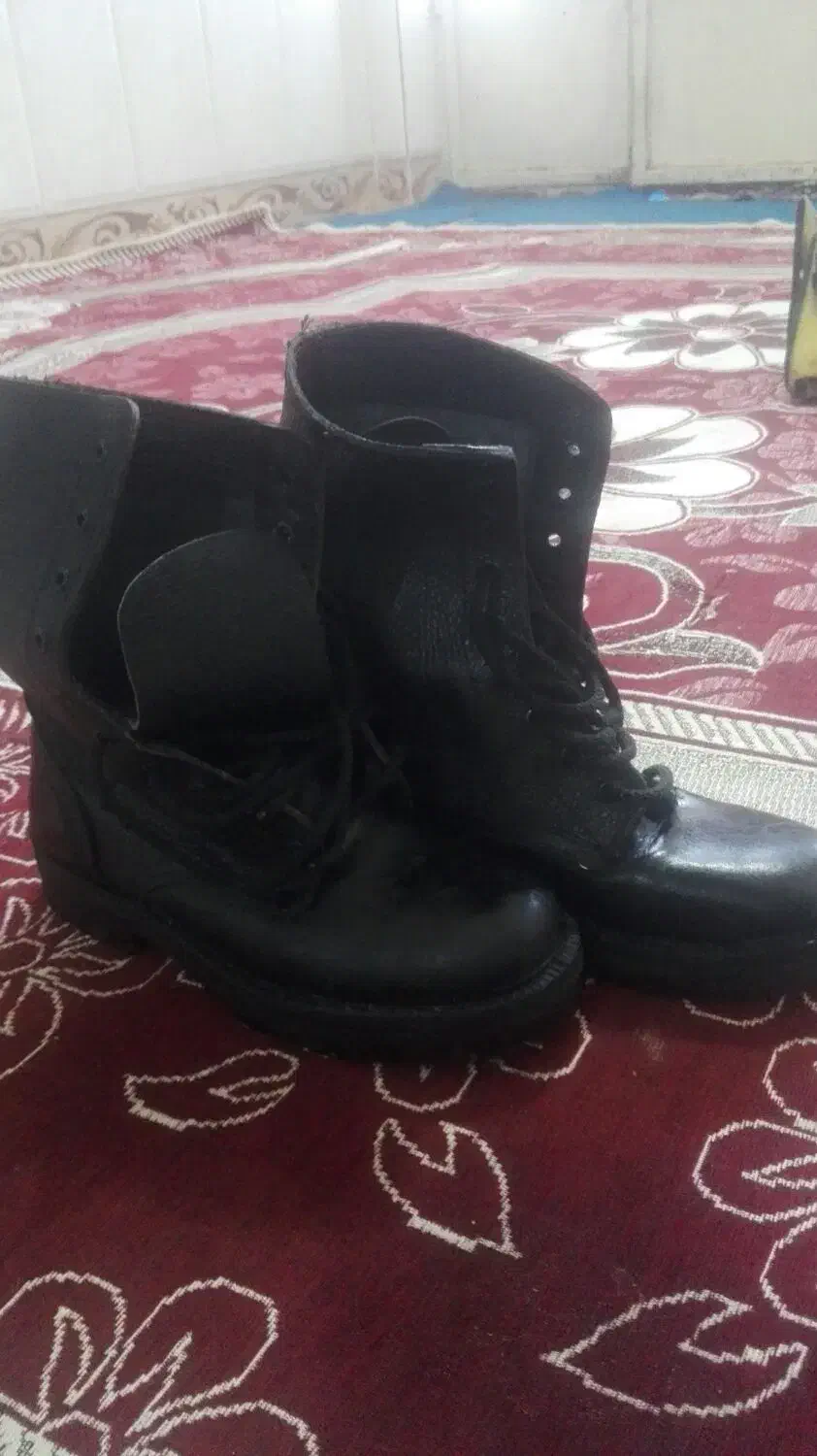 پوتین سربازی نو|کیف، کفش، کمربند|فهرج, |دیوار