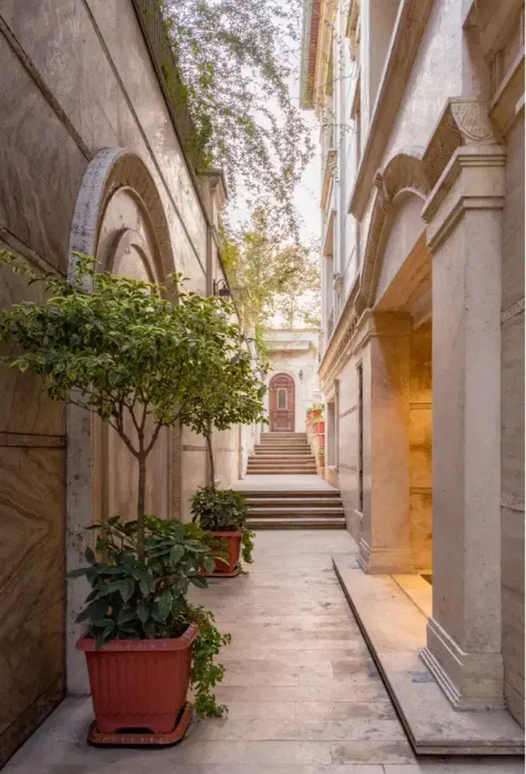 ویلایی شهرک غرب دربست ۱۱۰۰ متر بنا/ اداری