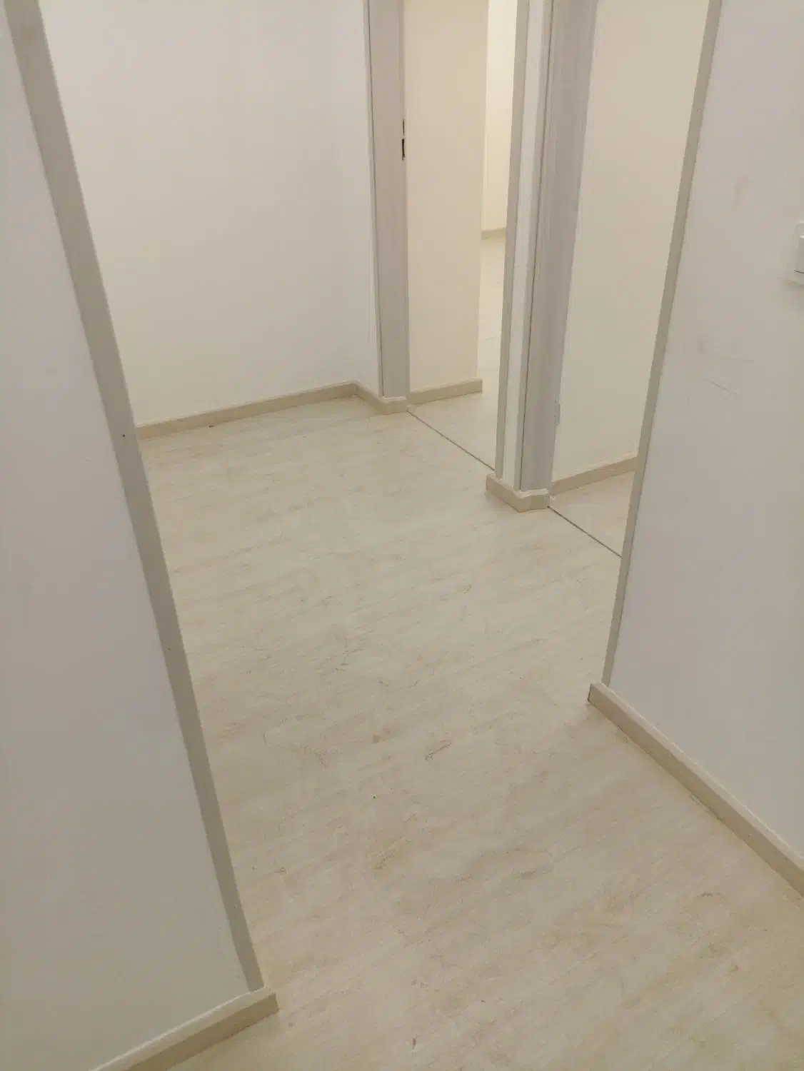 اجرای پارکت و پانل pvc آرمسترانگ|خدمات پیشه و مهارت|اردبیل, |دیوار