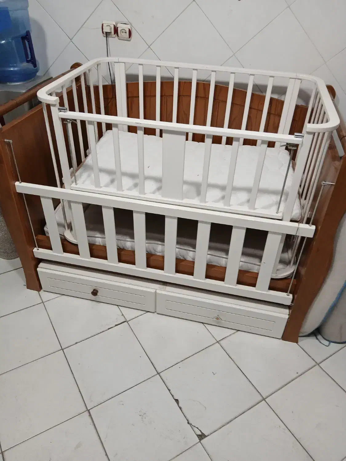 تخت خواب کودک|تخت و سرویس خواب|مشکین‌دشت, |دیوار