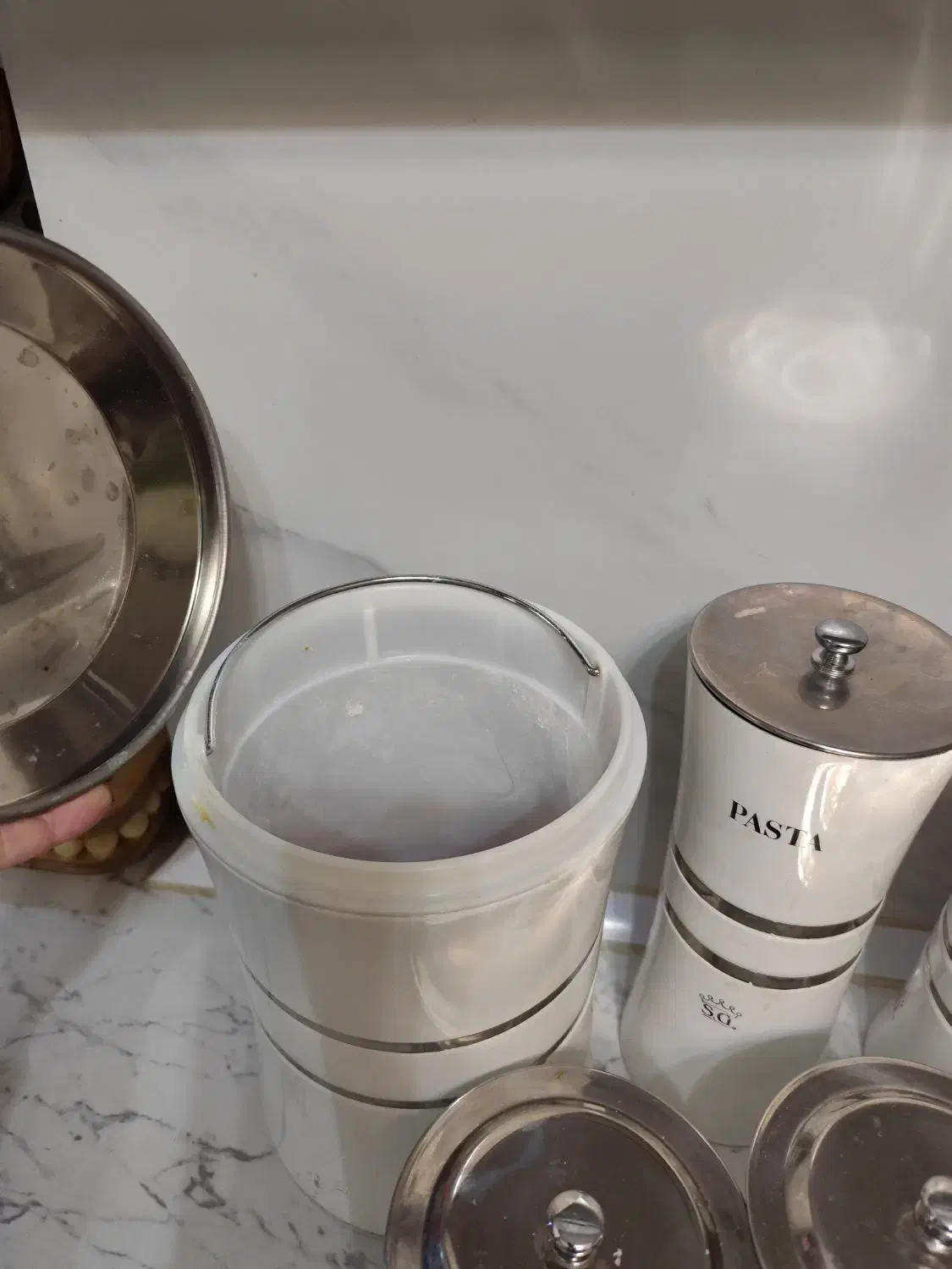 بانکه فلزی حبوبات|ظروف نگهدارنده، پلاستیکی، یک‌بارمصرف|لاهیجان, کوی خزر|دیوار