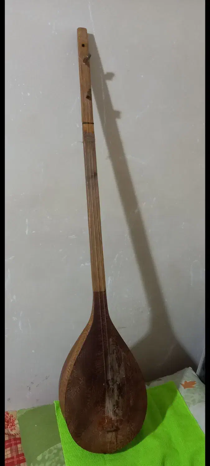 دو تار|سازهای سنتی|کلاردشت, |دیوار