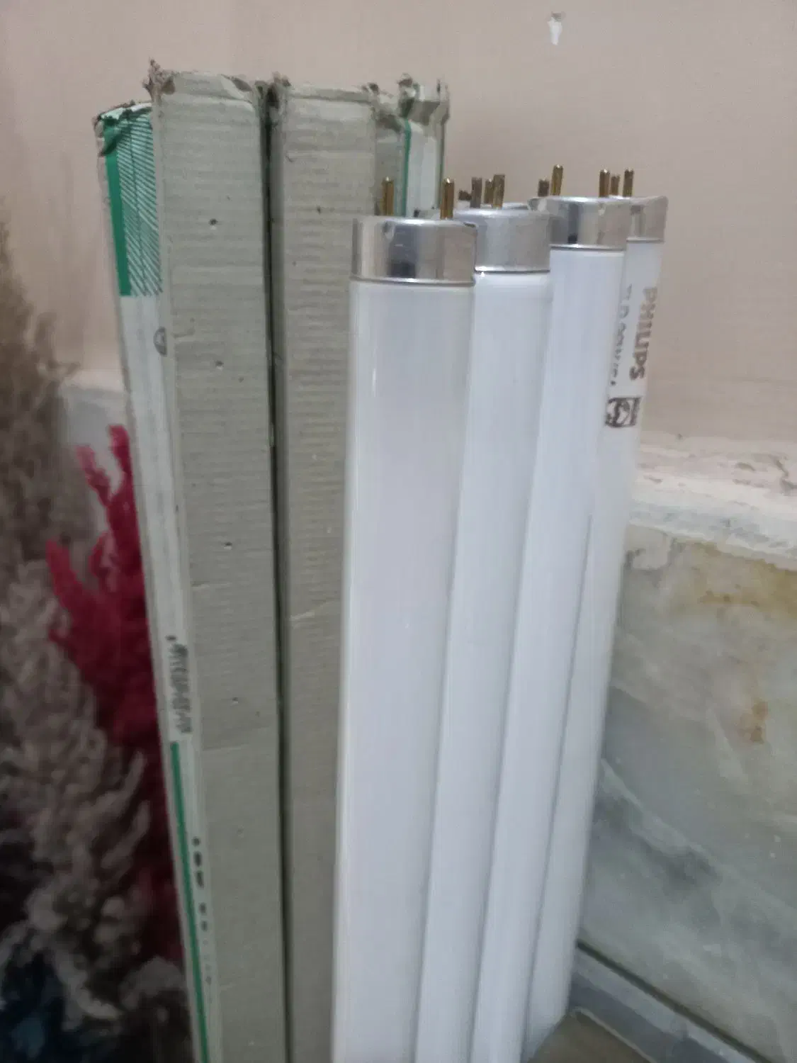 تعدادی مهتابی تعدادی قاب مهتابی شیر دیواری|لامپ و چراغ|تهران, جوادیه|دیوار