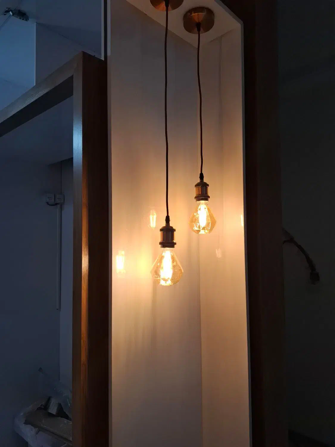 برقکار برق کار سیمکشی سیم کشی ساختمان|خدمات پیشه و مهارت|تبریز, |دیوار