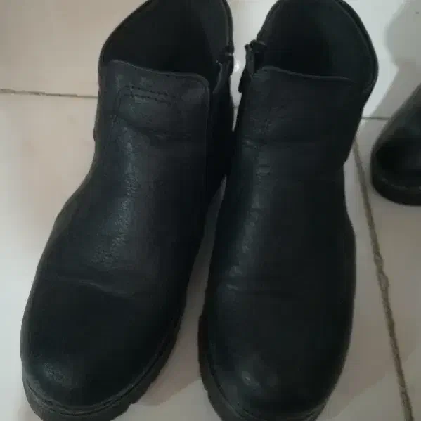 سه عدد کفش مردانه و زنانه سایز 39 و 40 و 43|کیف، کفش، کمربند|گرگان, |دیوار