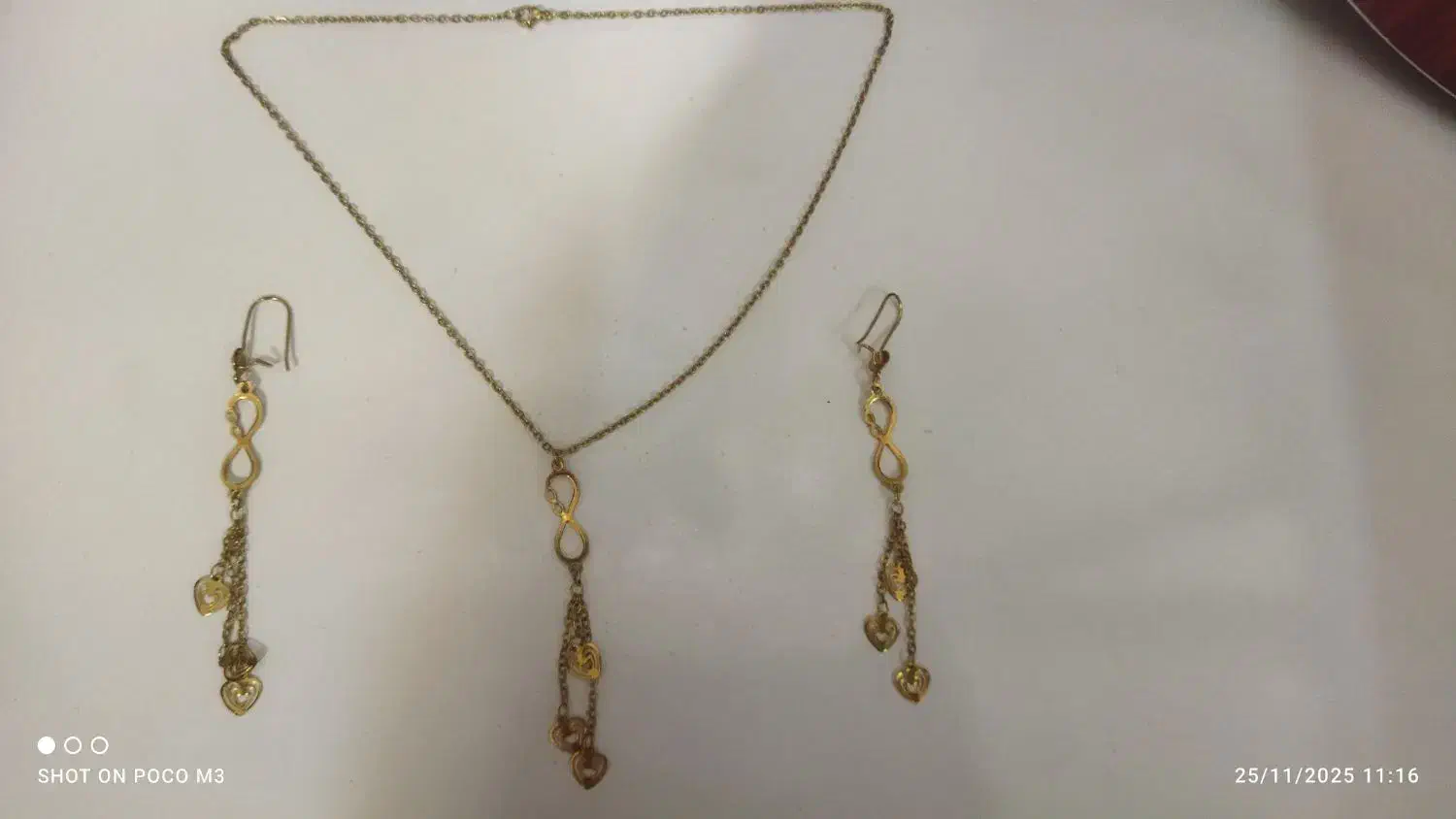 نیم ست و دستبند|بدلیجات|یزد, |دیوار