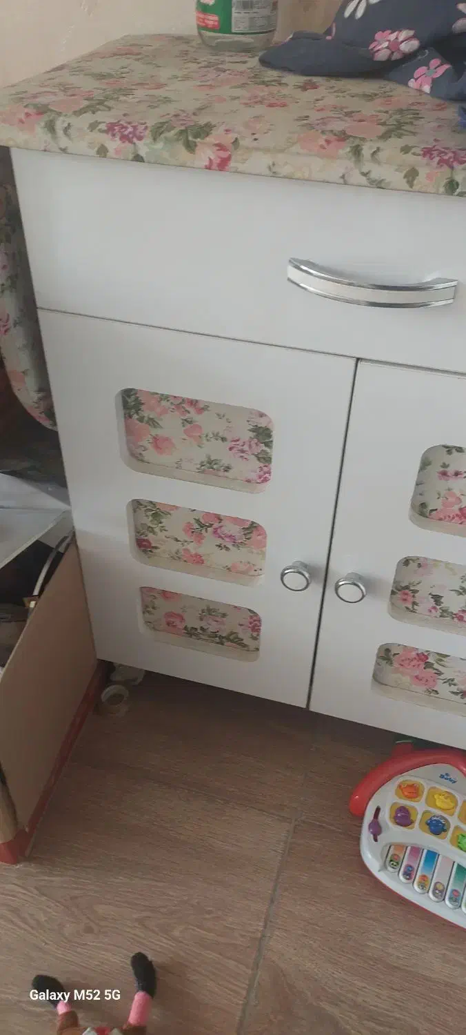 میز اتو و چرخ خیاطی نو و سالم|اتو و لوازم اتو|ری, سیزده آبان|دیوار