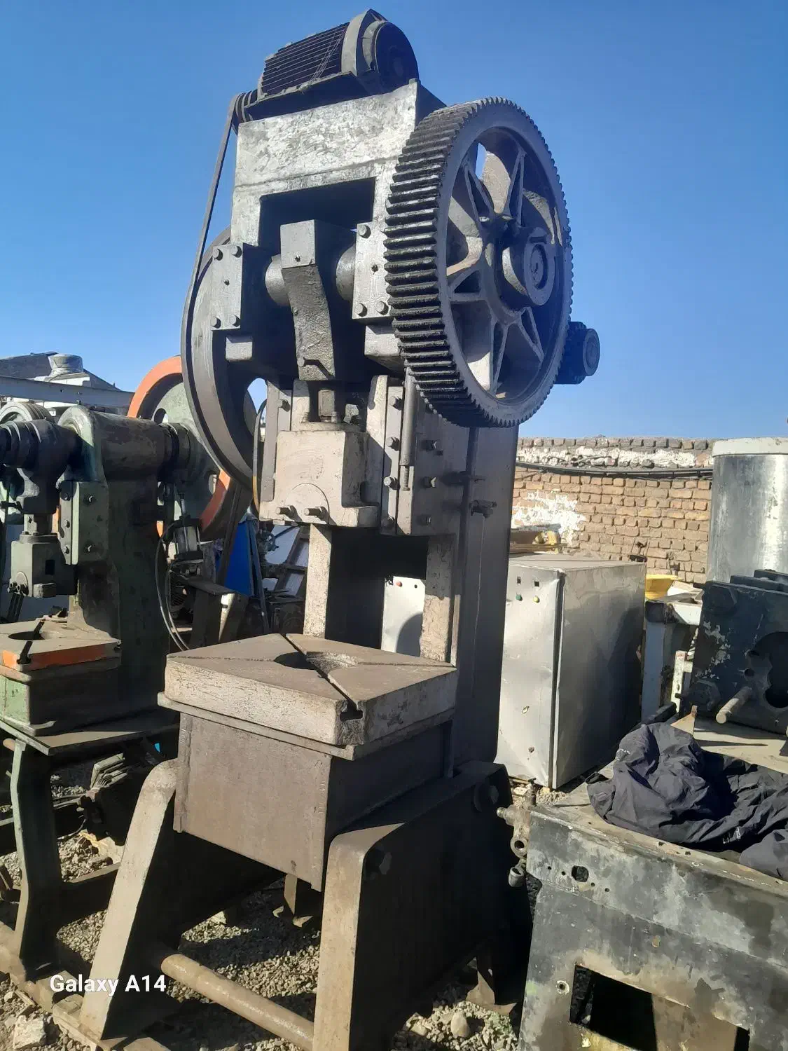 خرید فروش تراش پرس گیوتین خمکن الکتروموتور گیربکس|ماشینآلات صنعتی|مشهد, امیریه|دیوار