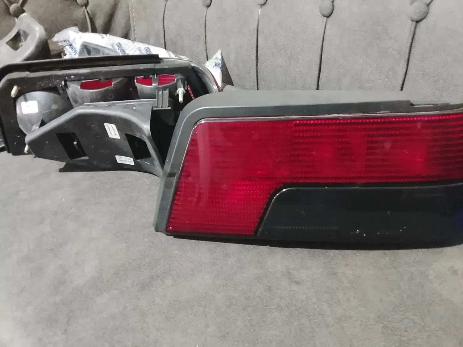 چراغ عقب 405 نو نو|قطعات یدکی و لوازم جانبی|تهران, تسلیحات|دیوار