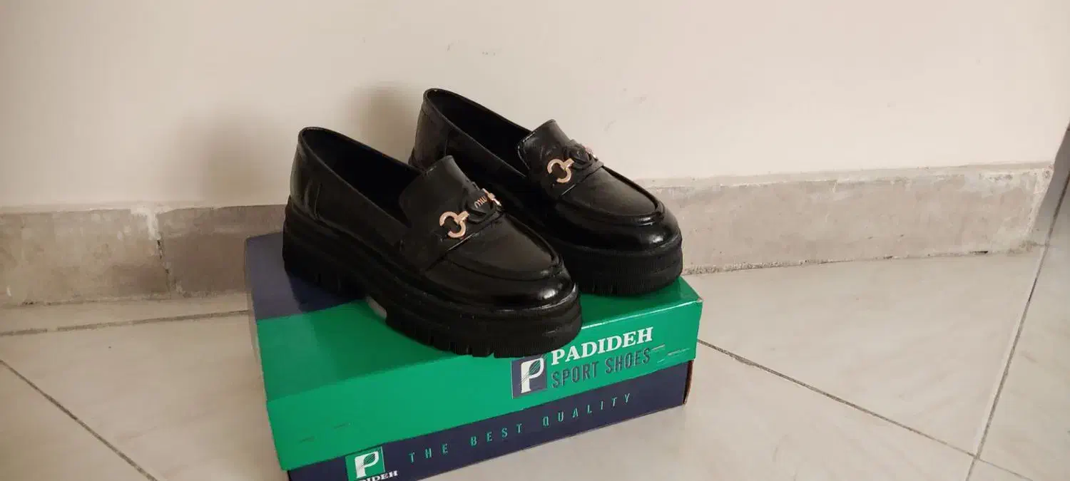 کفش کالج نو|کیف، کفش، کمربند|ساوه, |دیوار