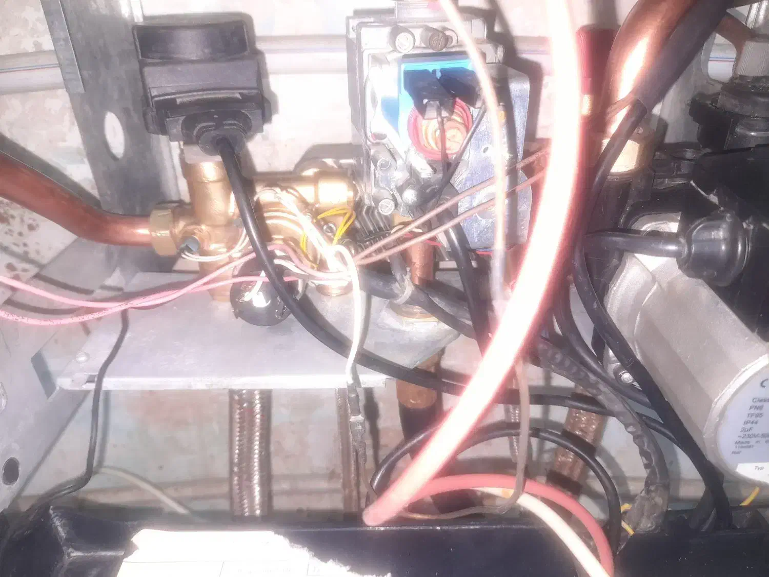 پکیج ۲۴۰۰۰ فندار دومبدل بلوکه برنجی|آبگرمکن، پکیج، شوفاژ|مشهد, اقبال|دیوار