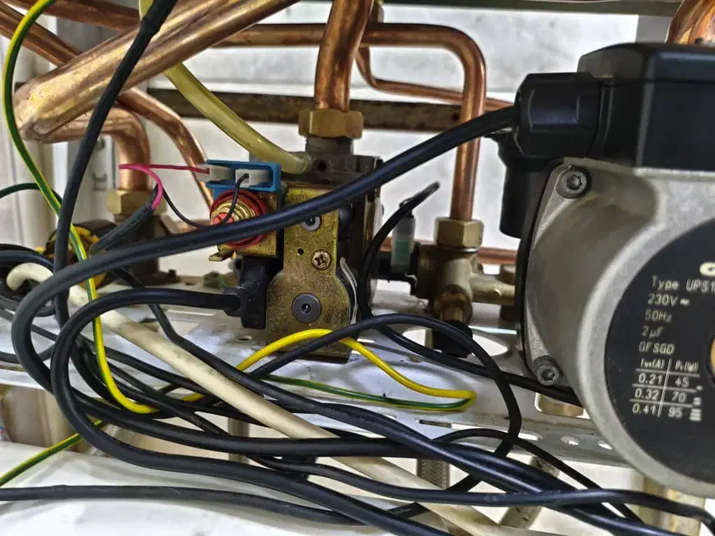 پکیچ ۲۴ هزار|آبگرمکن، پکیج، شوفاژ|هشتگرد, شهرک گلها|دیوار