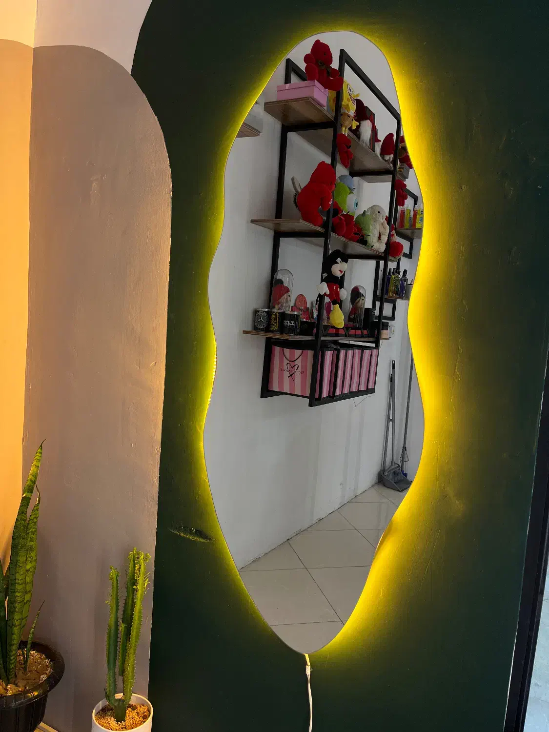 آیینه قدی|آرایشگاه و سالن‌های زیبایی|نکا, |دیوار