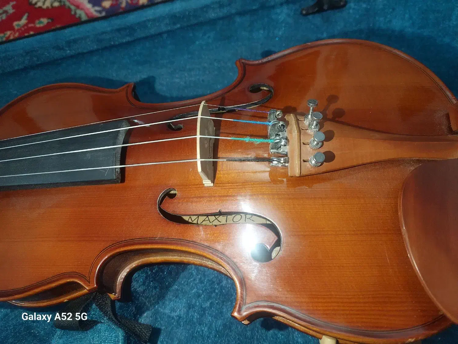 ویولن|ویولن|خوی, |دیوار