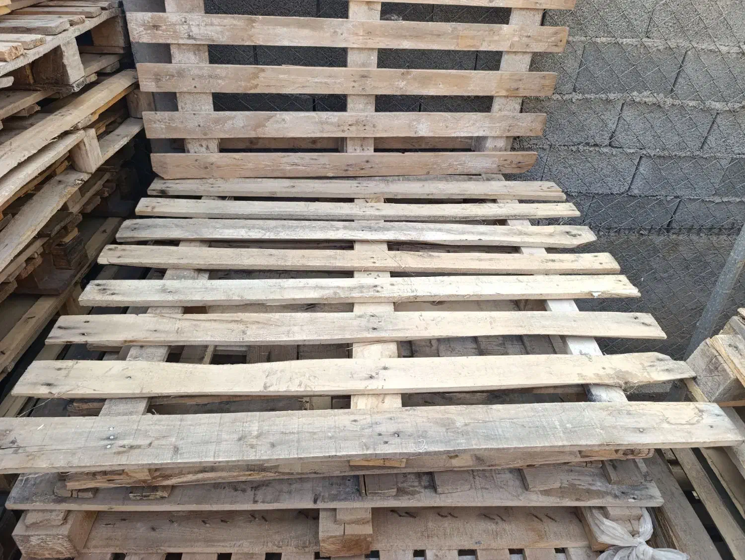 پالت چوبی و سه لایی لقمه شاسی انواع چوب|عمده‌فروشی|رباط‌کریم, رباط‌کریم|دیوار