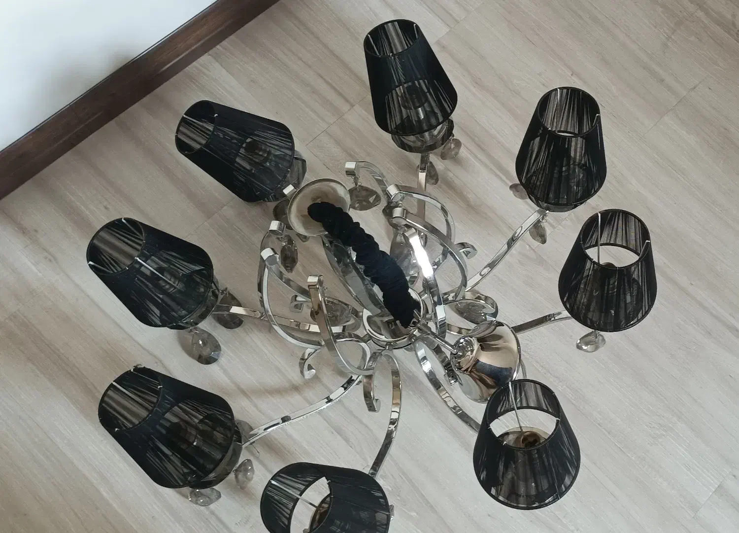 لوستر|لوستر و چراغ آویز|تهران, جوانمردان (اندیشه)|دیوار