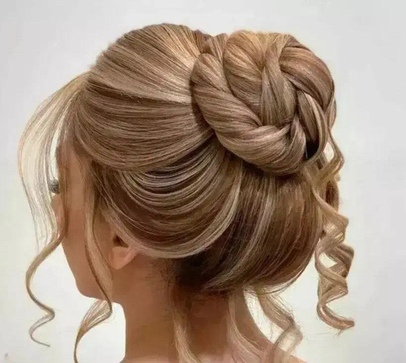 مربی شینیون با مدرک پداگوژی|خدمات آرایشگری و زیبایی|مشهد, فدک|دیوار