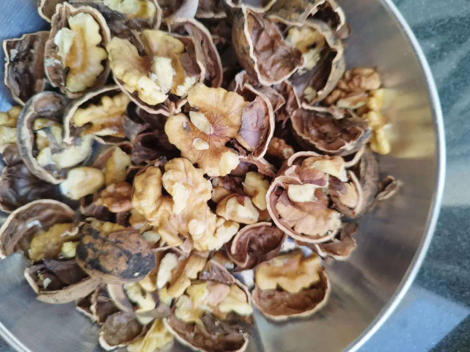 فروش  بادام سنگی وگردو|خوردنی و آشامیدنی|شیراز, شهرک گلستان|دیوار