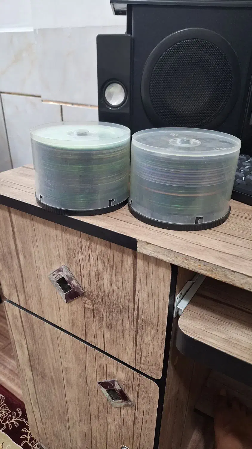 فیلم سینمایی|فیلم و موسیقی|مبارکه, |دیوار