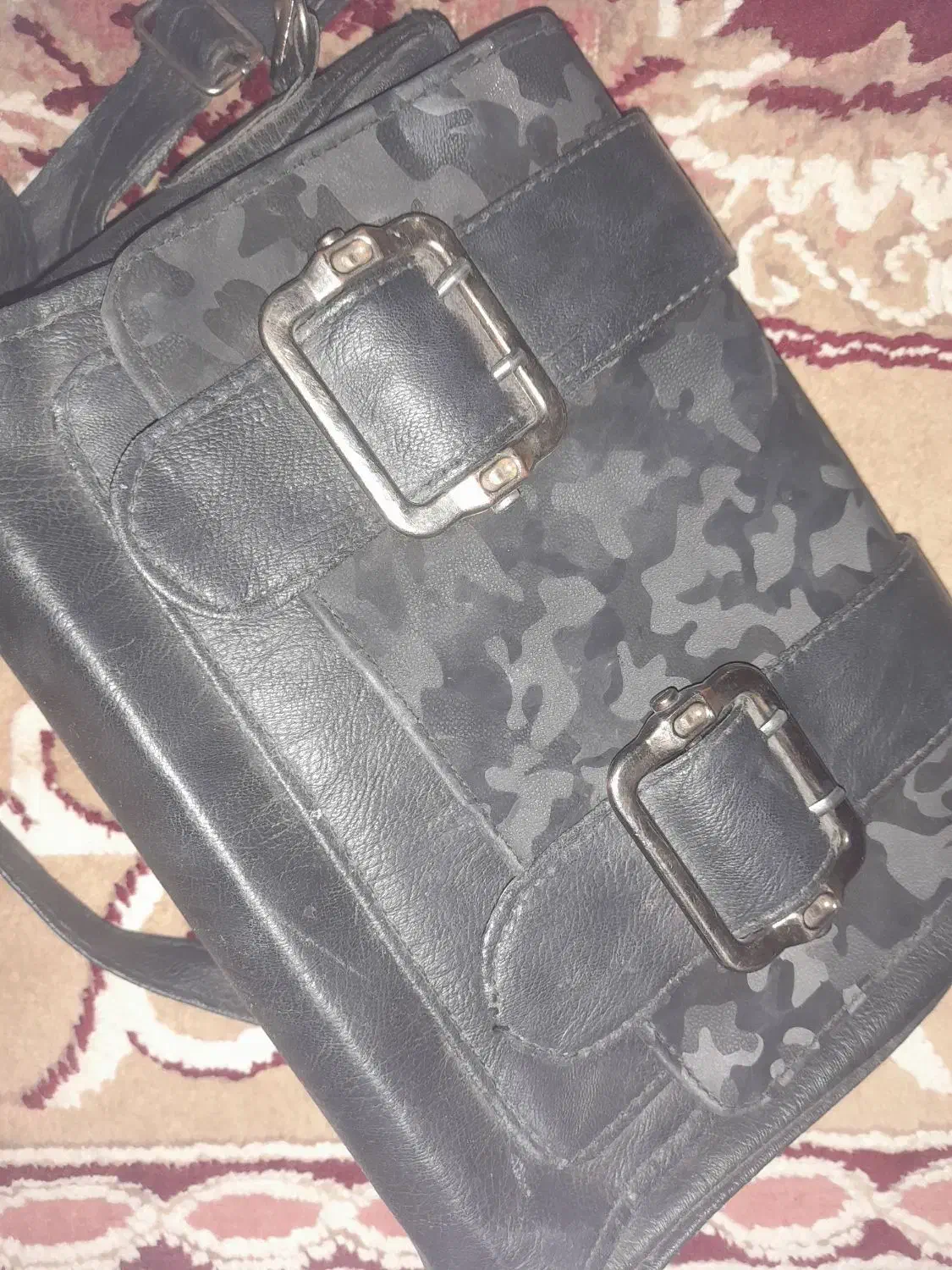 چند عدد کیف|کیف، کفش، کمربند|پیشوا, |دیوار